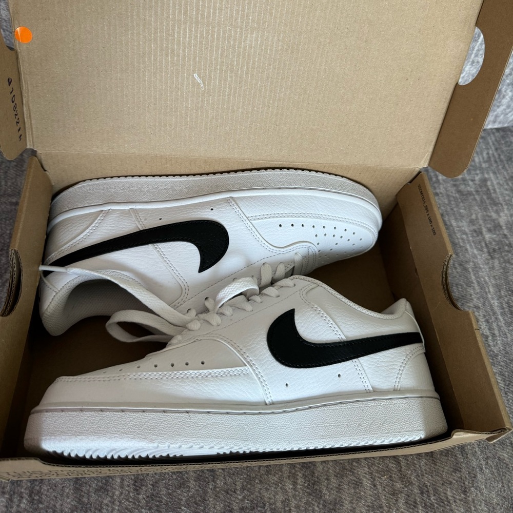 Nike Court Vision Low